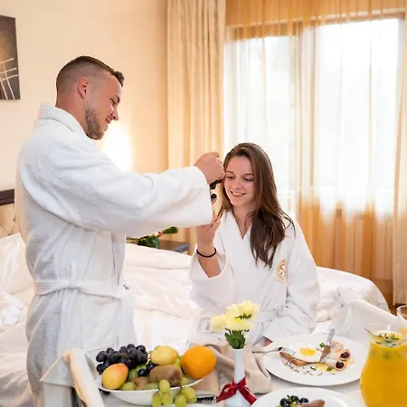 Club Bor Hotel 4*