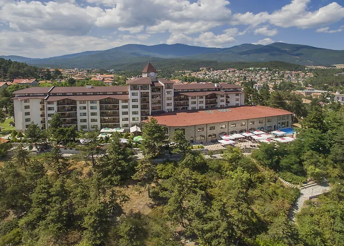 Хотел клуб бор 4*